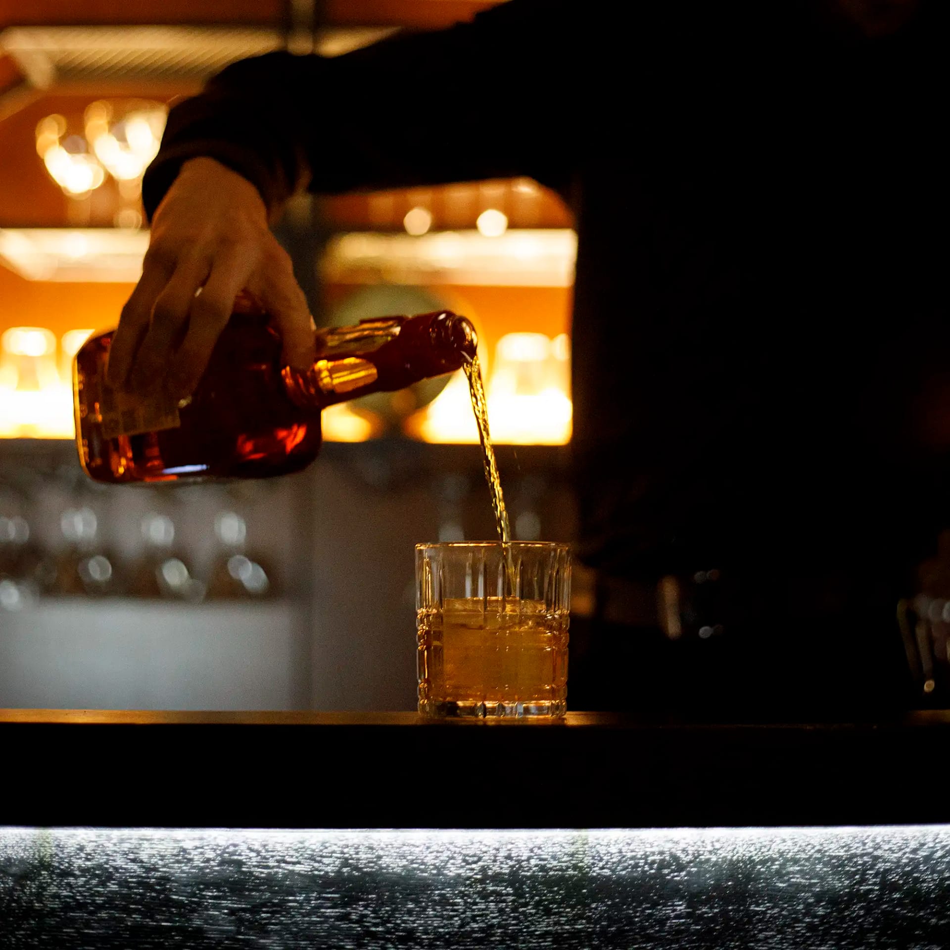bottle pour